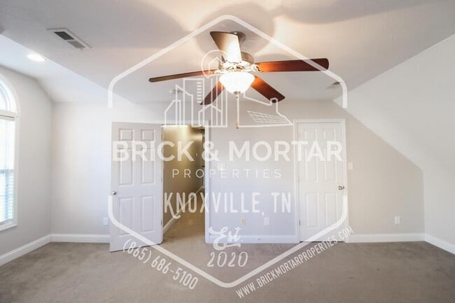 Building Photo - 3305 Grassy Pointe Ln