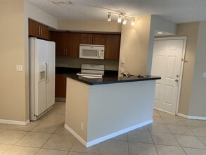 Building Photo - 3370 Pinewalk Dr N