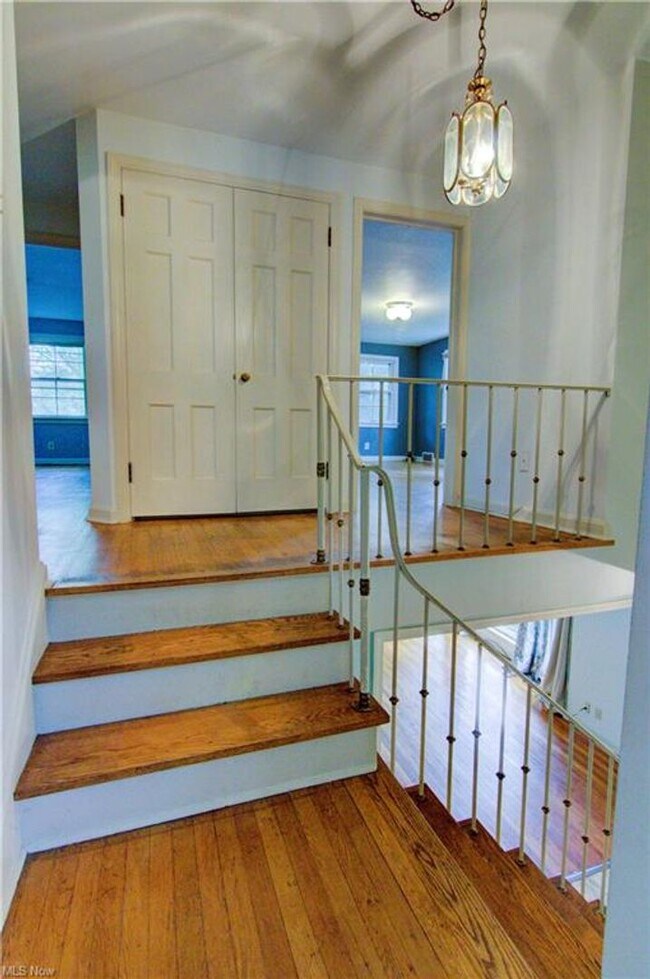 Building Photo - 4 Bed 3.5 Bath in Cleveland Heights - You Don't Want To Miss This!