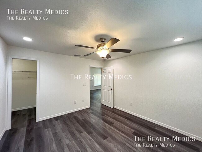 Building Photo - 297 Malauka Loop