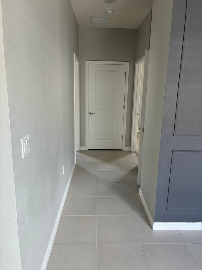 Building Photo - 5385 Sunshine Dr