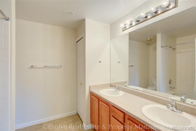 Building Photo - 7440 S Blackhawk St