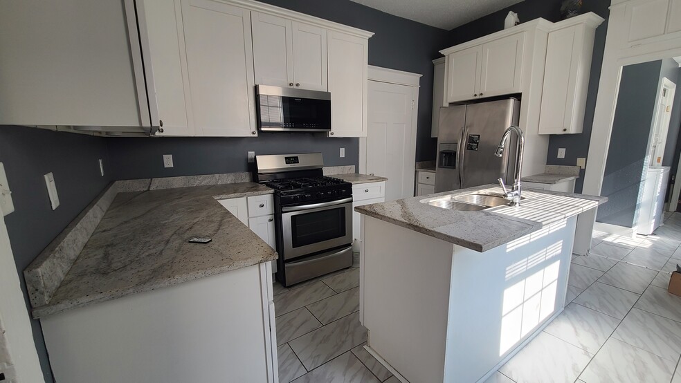 Kitchen - 2614 N Galvez St