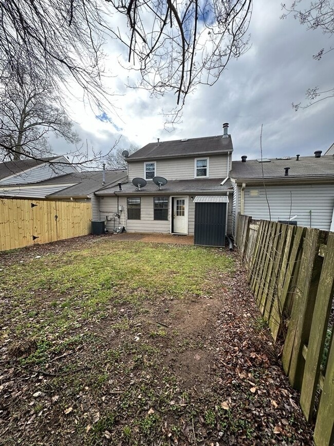 Building Photo - 3 Bedroom Townhome in Hixson! Pet-friendly!