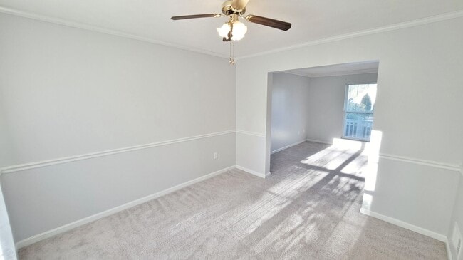 Building Photo - 3 Bed / 3 Bath Single Family Home
