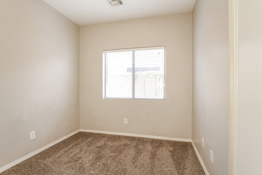 Building Photo - 12917 W Aster Dr