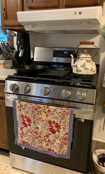 New stove - 422 W William St