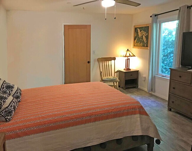 Building Photo - 3-Bedroom Home in Glendale's Foothills with RV Parking!