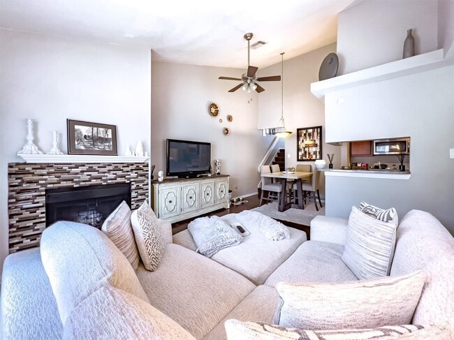 Building Photo - 3506 Cove View Blvd