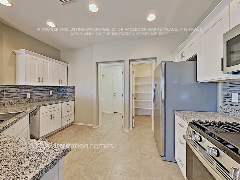 Building Photo - 17620 W Lundberg St