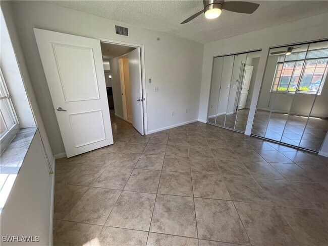 Building Photo - 1210 Wildwood Lakes Blvd