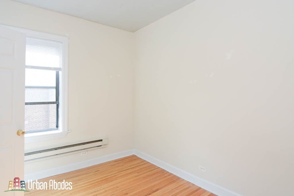 Building Photo - 3723 N Pine Grove Ave