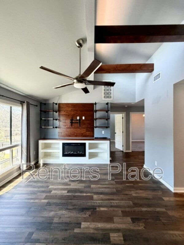 Building Photo - 624 S Quincy Ave