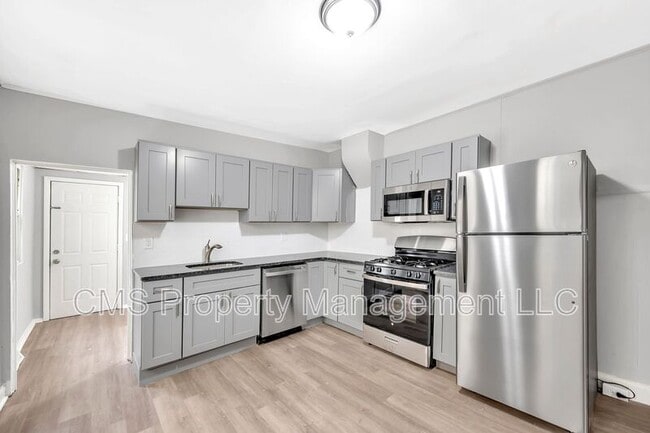 Building Photo - 21 Adella Ave