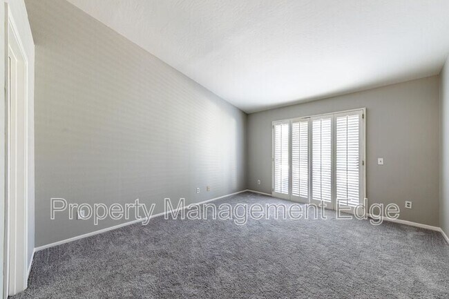 Building Photo - 576 Pine Valley Rd