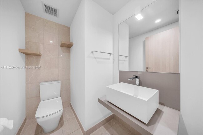 Building Photo - 1000 Brickell Plaza