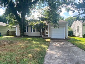 Building Photo - Close to Brookside & Riverparks!!
