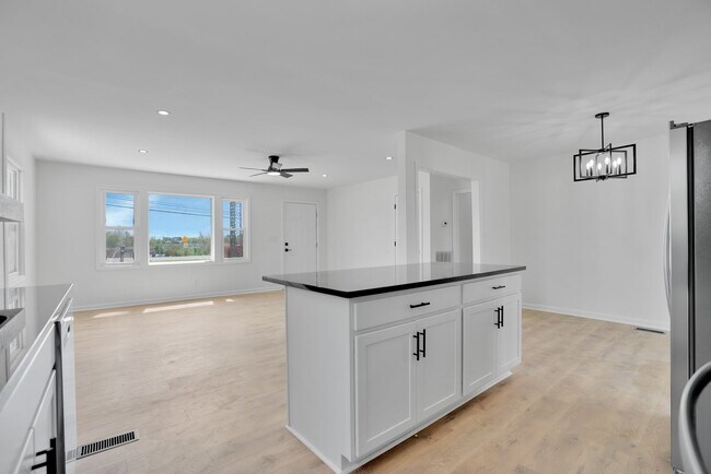 Building Photo - Like New! Fully Renovated 3BR Home | Move-In Ready | Large Lot