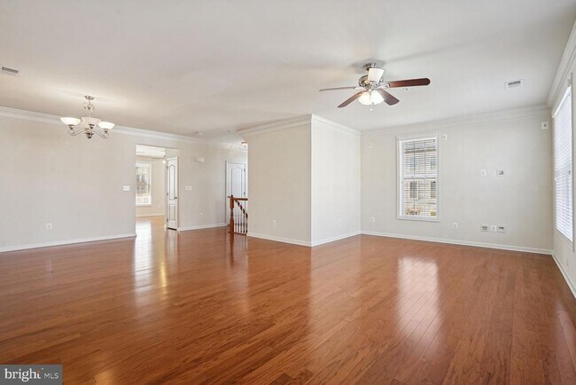 Building Photo - 43085 Thoroughfare Gap Terrace