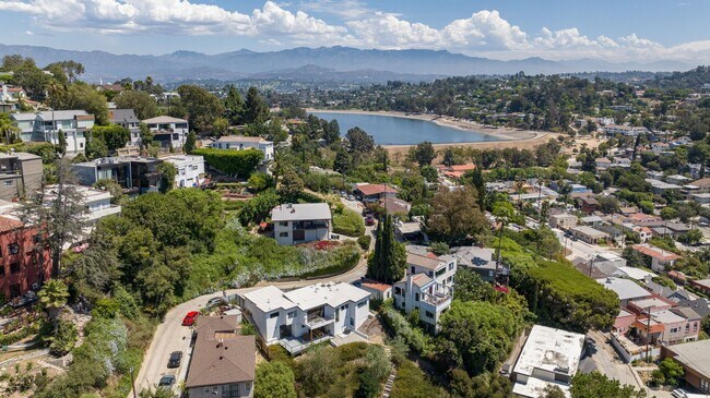 Building Photo - Stunning Views from Silver Lake Hillside Home for Rent with Spectacular Views