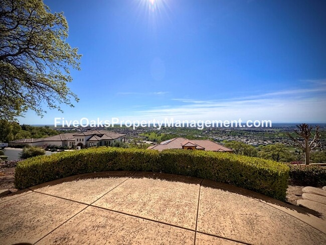 Building Photo - 2651 Via Fiori