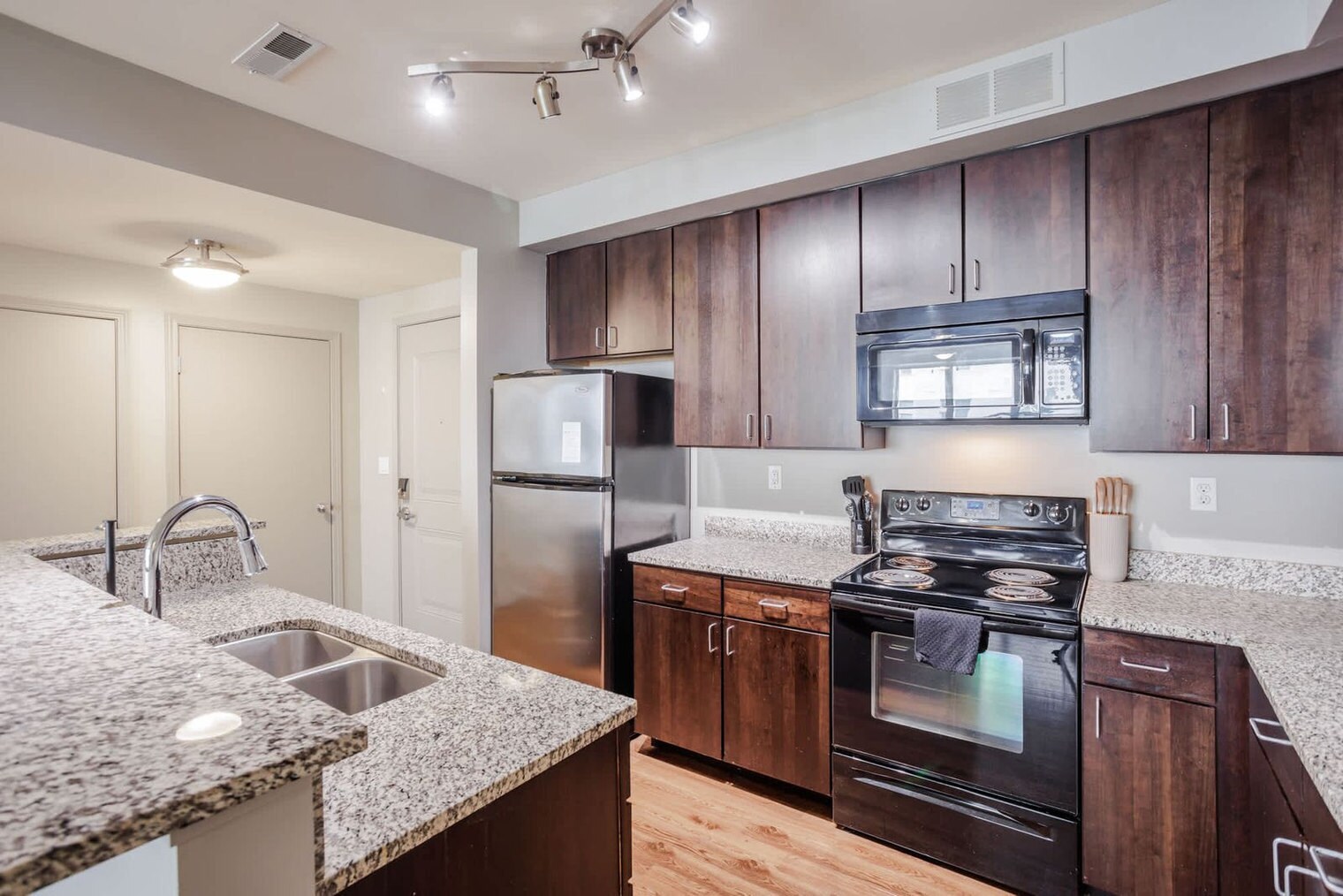 Building Photo - 121 E Freedom Way