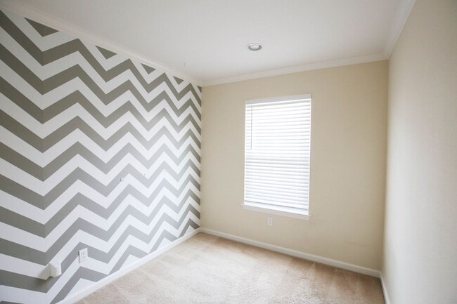 Building Photo - Newer Contemporary Home for Rent - Conveni...