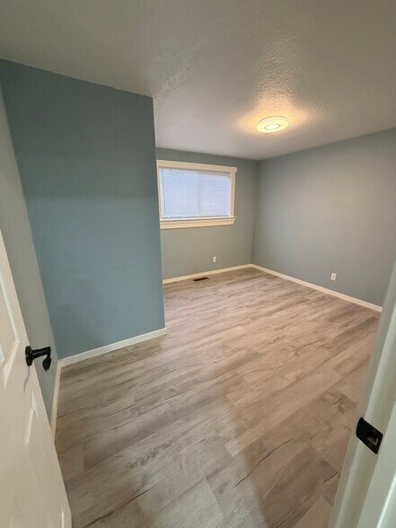 Building Photo - 4640 Wyoming Ave NE