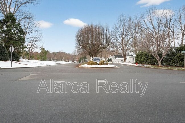 Building Photo - 11025 Scrimshaw Ln