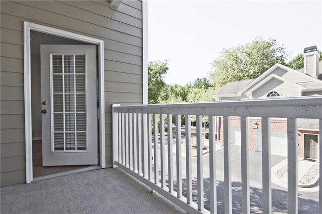 Building Photo - 8102 Woodland Ln