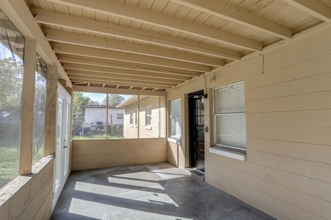 Building Photo - 5422 Lake Underhill Rd