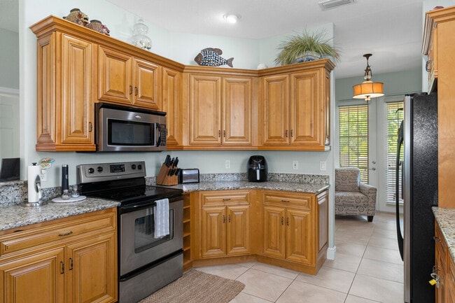 Building Photo - 4 Waterside St