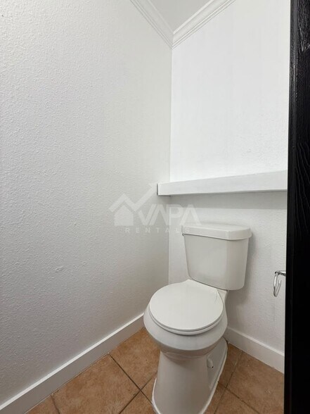 Building Photo - 9666 Green Plain Dr