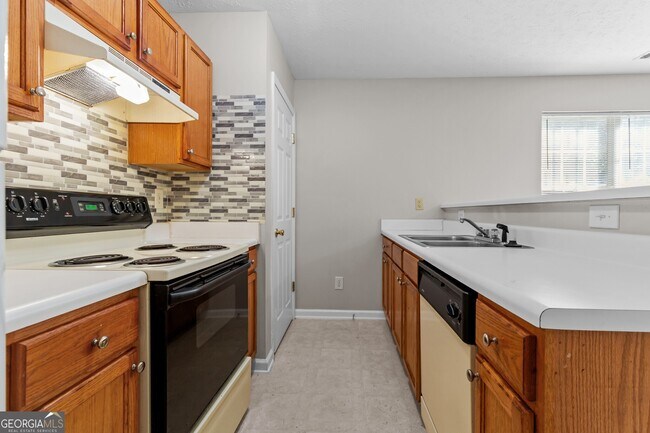 Building Photo - 2284 Oakland Spring Dr