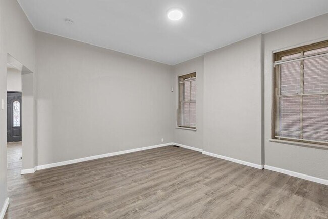 Building Photo - 2649 California Ave