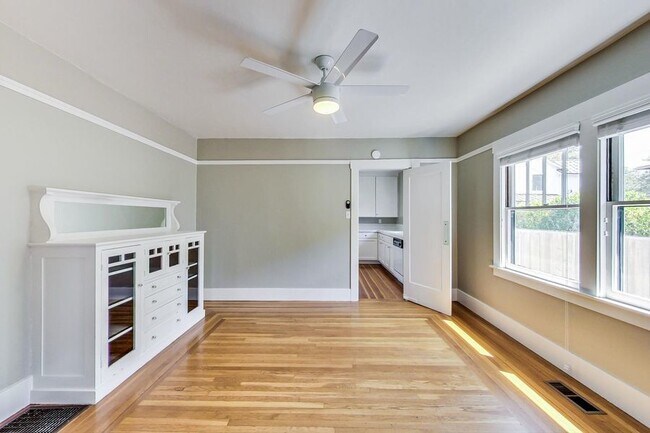 Building Photo - 2 Bedroom, 1 Bath + Office - Downtown Palo...