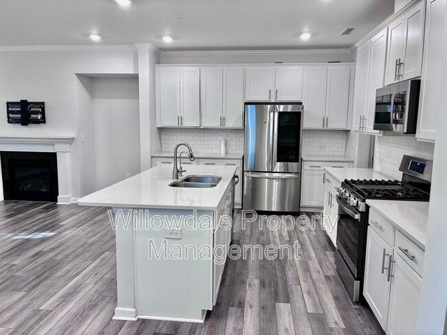 Building Photo - 203 Gremar Dr.