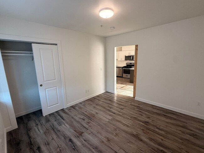 Building Photo - TFSC-B1714