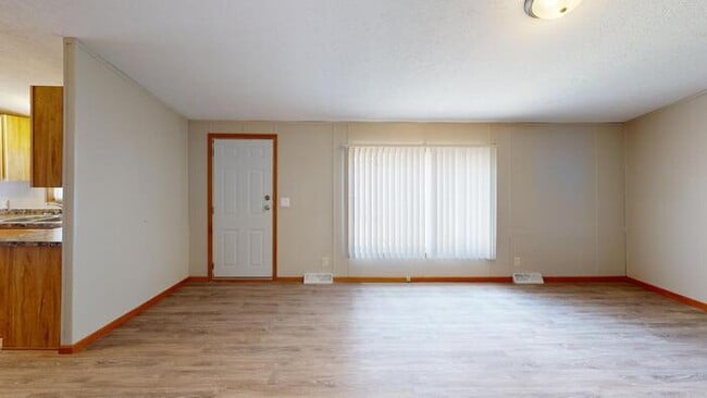 Building Photo - 154 Northwest Dr