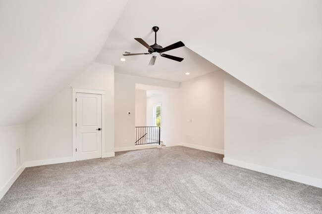 Building Photo - 5011 Jon Oak Dr