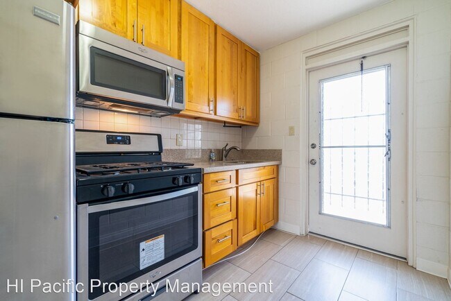 Building Photo - 2 br, 1 bath House - 1426 Keeaumoku St #C21