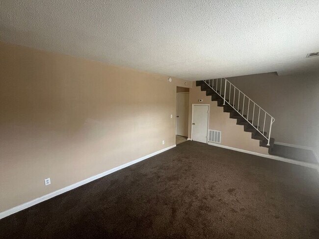 Building Photo - 716 Marley Way