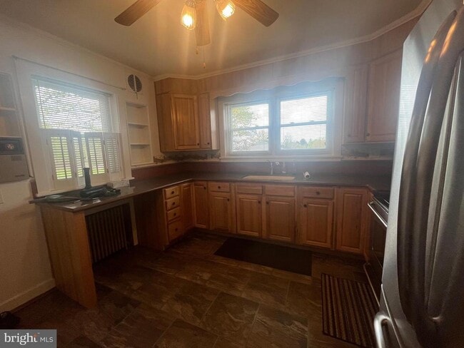 Building Photo - 10924 Buchanan Trail E