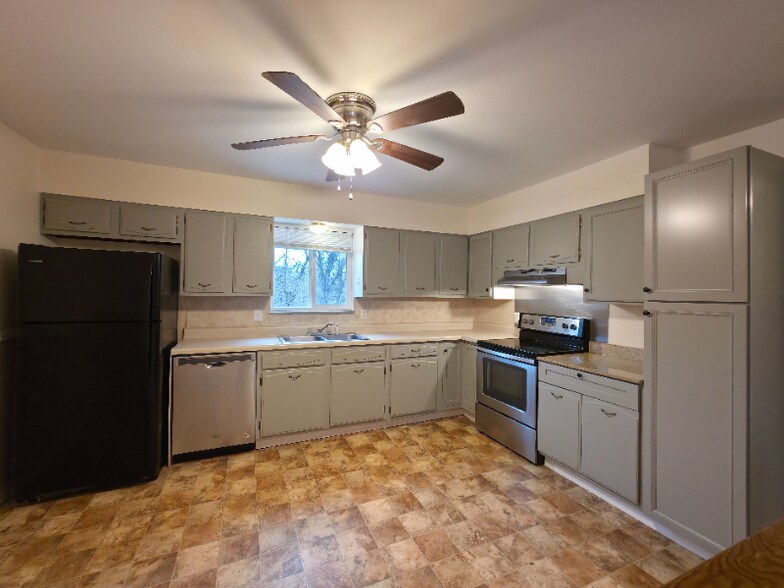 Building Photo - 3125 Phils Dr