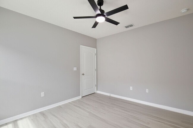Building Photo - Move-In Ready 2BR/2BA Villa with Den + 2-Car Garage | Lake Nona Adjacent | Suncrest at St. Cloud