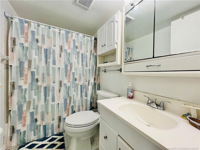 Building Photo - 9400 S Ocean Dr