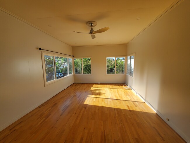 Living room - 2664 E Manoa Rd