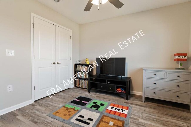 Building Photo - 6002 Colton Blaine Ct