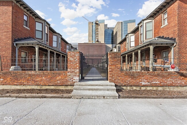 Building Photo - 1448 N Illinois St