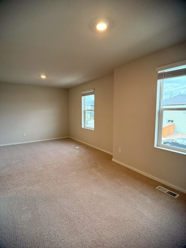 Building Photo - 2945 N 3rd Way